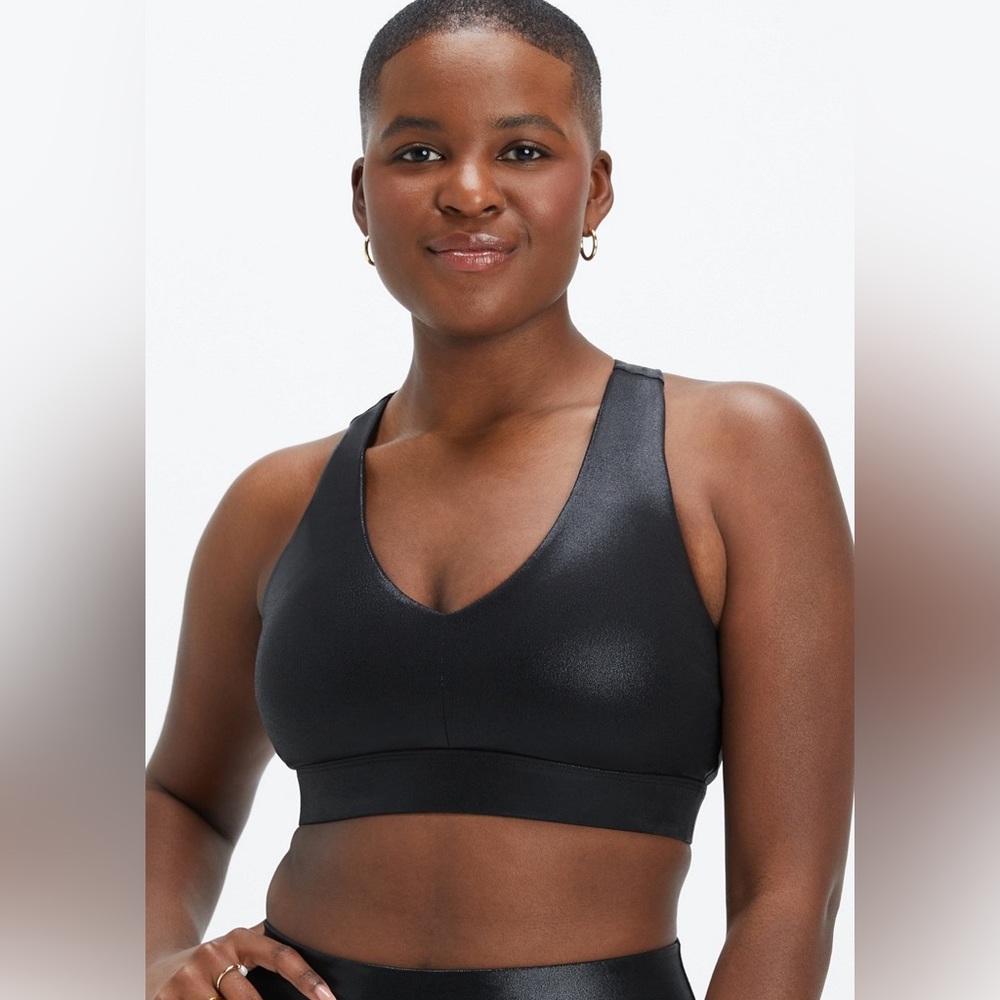 NWT Fabletics On-The-Go Midi Medium Impact Sports Bra Black Fog Foil